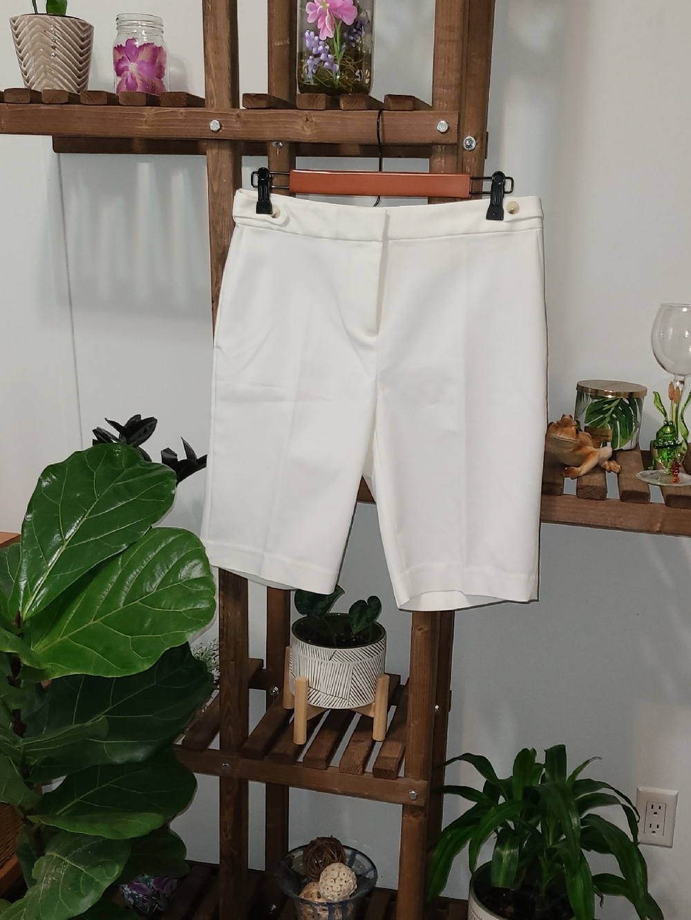 Ivory Vince Camuto Bermuda Shorts